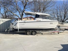 Parker 700 PIlothouse cu Mercury F200