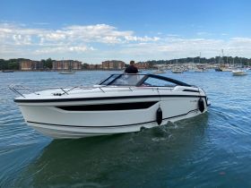 Parker 800 Cruiser & Mercury F350 V10  Verado